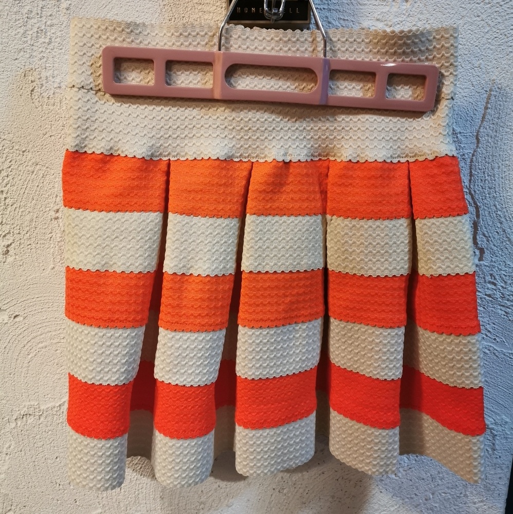 Brand new skirt